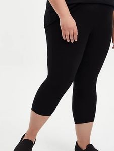 Torrid black carpi leggings